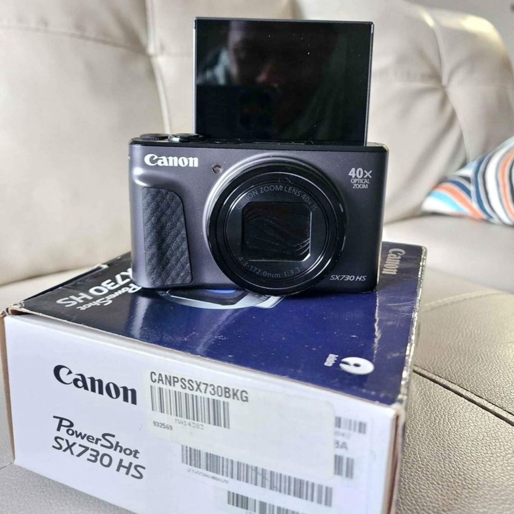 Canon  PowerShot SX730 HS Camera Like New Condition Hardly Used